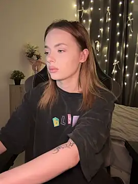  MayShy  online show from December 15, 2024, 5:10 pm