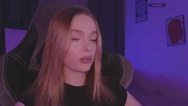  MayShy  online show from September 9, 2025, 9:58 pm