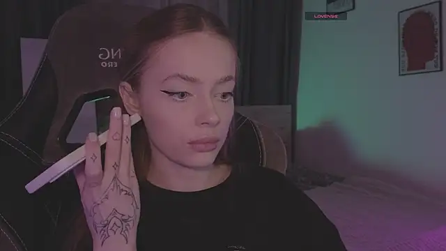  MayShy  online show from September 20, 2025, 6:20 pm