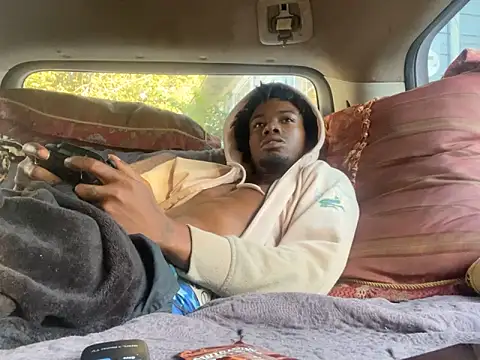 SlimeCrownzOut5 online show from October 9, 2025, 1:53 pm