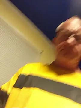 justjerkinaround666 online show from February 15, 2026, 2:52 am