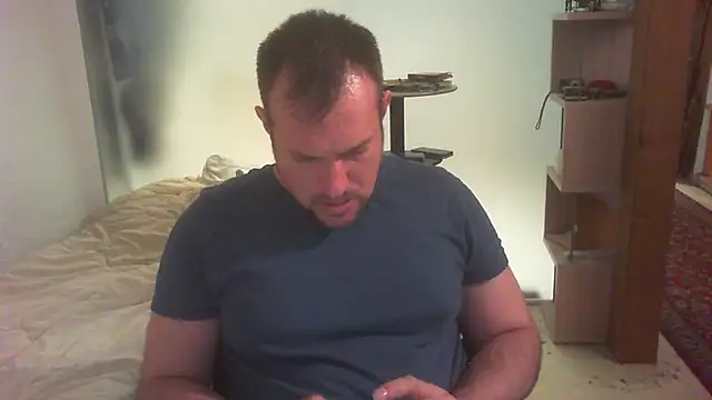 Snapshot of Mike_12hot chatting on December 18, 2025, 3:29 pm Mike 12hot online show from December 18, 2025, 3:29 pm