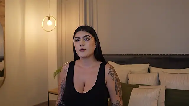 Snapshot of IrisBaker chatting on January 15, 2026, 10:02 pm IrisBaker online show from January 15, 2026, 10:02 pm