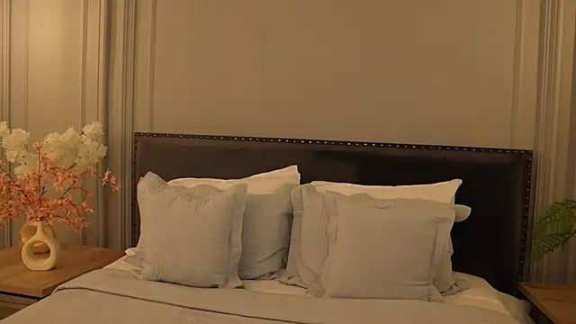 IrisBaker online show from April 14, 2026, 10:38 pm