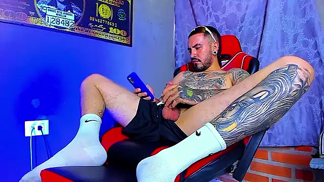 smoker445 online show from October 31, 2025, 7:26 pm