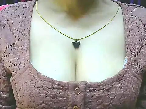 ishmita99 online show from November 16, 2025, 12:44 pm