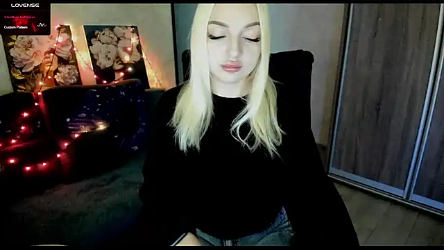 Stella  Cox online show from November 2, 2025, 6:16 am