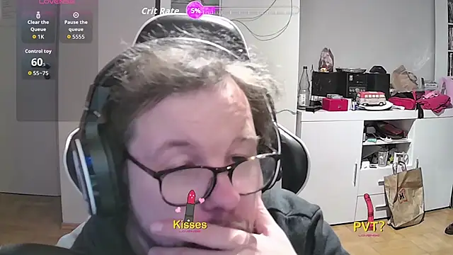 larsgessner30 online show from November 11, 2025, 9:04 pm