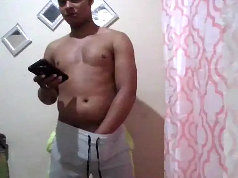 Snapshot of Pineda-301193 chatting on October 25, 2025, 12:34 pm Pineda-301193 online show from October 25, 2025, 12:34 pm