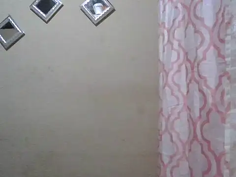 Snapshot of Pineda-301193 chatting on October 26, 2025, 12:44 pm Pineda-301193 online show from October 26, 2025, 12:44 pm