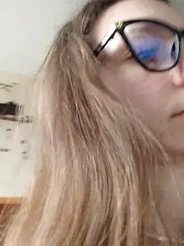 Milky flexy cat online show from March 14, 2025, 2:08 pm