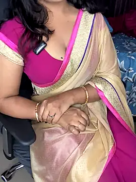 Snapshot of Tanvi-patil chatting on December 2, 2024, 4:31 pm Tanvi-patil online show from December 2, 2024, 4:31 pm