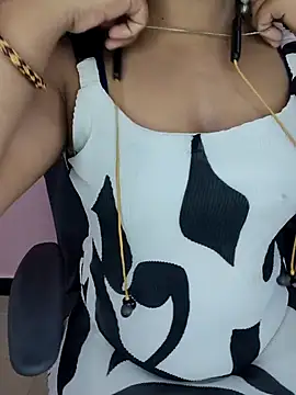 Snapshot of Tanvi-patil chatting on March 18, 2025, 8:25 am Tanvi-patil online show from March 18, 2025, 8:25 am