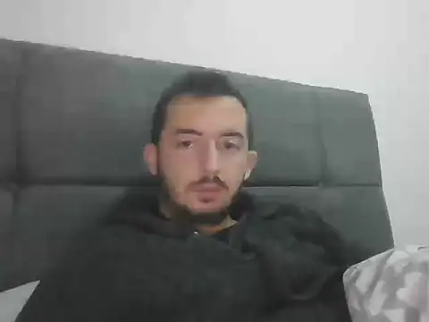 laynufff online show from December 5, 2025, 5:42 pm