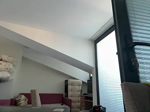laynufff online show from June 26, 2026, 5:56 am