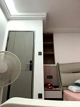 palzkybi123 online show from September 14, 2025, 3:11 pm