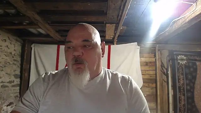 Newfiesausage1972 online show from January 13, 2026, 10:09 am