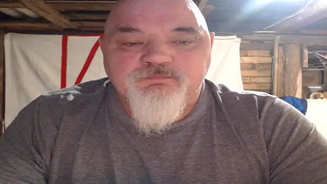 Newfiesausage1972 online show from February 25, 2026, 12:15 pm