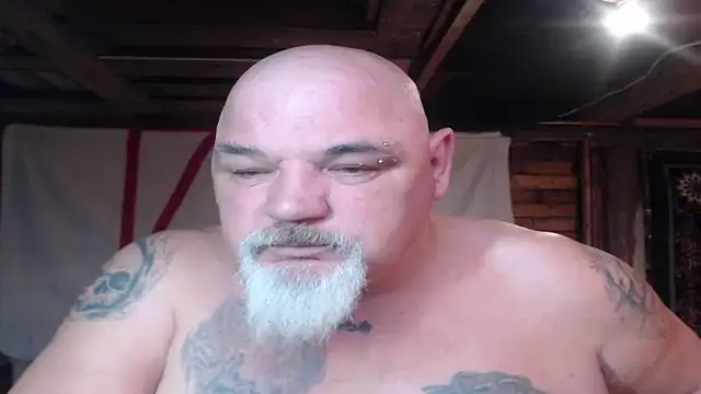 Newfiesausage1972 online show from March 26, 2026, 12:22 pm