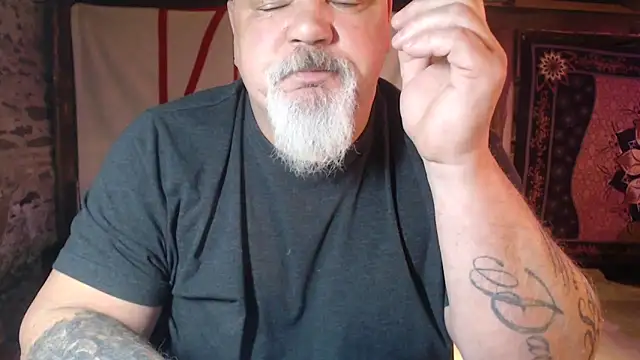 Newfiesausage1972 online show from March 28, 2026, 8:58 am