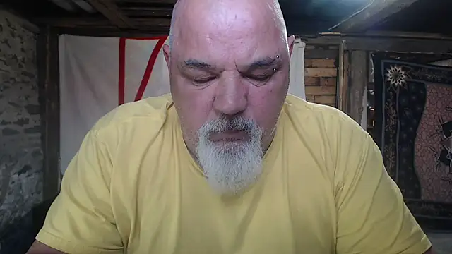 Snapshot of Newfiesausage1972 chatting on April 23, 2026, 3:03 pm Newfiesausage1972 online show from April 23, 2026, 3:03 pm