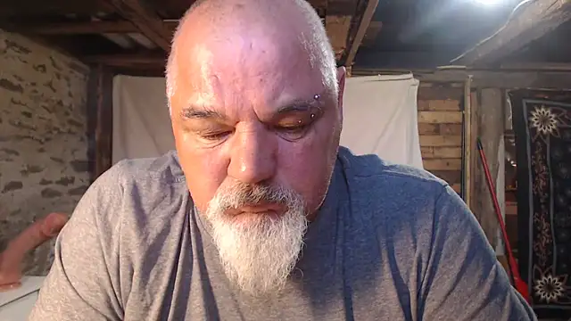 Snapshot of Newfiesausage1972 chatting on May 21, 2026, 3:41 pm Newfiesausage1972 online show from May 21, 2026, 3:41 pm
