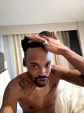 1BeautyN1Beast online show from November 3, 2025, 7:26 pm