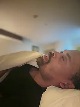 1BeautyN1Beast online show from March 1, 2026, 4:03 am