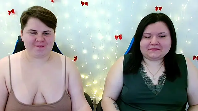 BeckyAndHellen online show from January 11, 2026, 12:10 pm