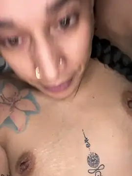 Snapshot of Shuggabutt chatting on January 25, 2025, 9:26 am Shuggabutt online show from January 25, 2025, 9:26 am