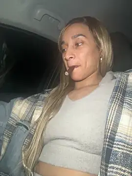 Snapshot of Shuggabutt chatting on February 16, 2025, 6:32 am Shuggabutt online show from February 16, 2025, 6:32 am