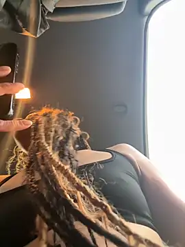 Snapshot of Shuggabutt chatting on September 28, 2025, 1:11 am Shuggabutt online show from September 28, 2025, 1:11 am