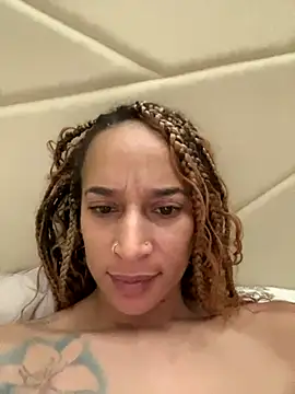 Snapshot of Shuggabutt chatting on September 28, 2025, 4:23 pm Shuggabutt online show from September 28, 2025, 4:23 pm