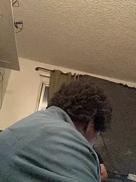 Snapshot of gaimov3r2024 chatting on October 29, 2025, 6:04 am gaimov3r2024 online show from October 29, 2025, 6:04 am