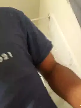 Snapshot of gaimov3r2024 chatting on December 2, 2025, 6:25 pm gaimov3r2024 online show from December 2, 2025, 6:25 pm