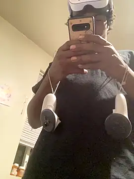 Snapshot of gaimov3r2024 chatting on December 18, 2025, 4:29 am gaimov3r2024 online show from December 18, 2025, 4:29 am