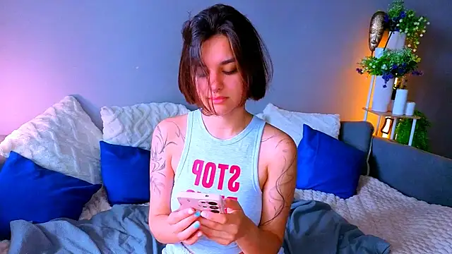 Snapshot of Celine_Dionn chatting on August 7, 2026, 11:01 am Celine Dionn online show from August 7, 2026, 11:01 am