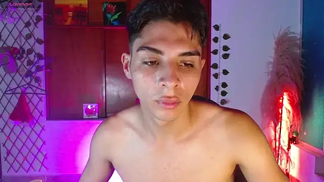 Snapshot of justin_alexxx chatting on January 27, 2025, 5:48 pm justin alexxx online show from January 27, 2025, 5:48 pm