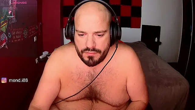 menditeta1 online show from September 12, 2025, 11:15 pm