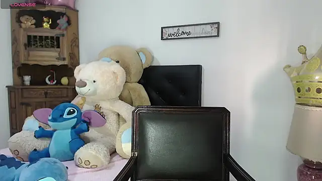 Snapshot of alexia_87 chatting on February 19, 2026, 8:27 pm alexia 87 online show from February 19, 2026, 8:27 pm