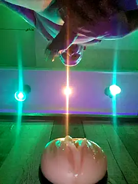 Snapshot of RomWoolf chatting on February 24, 2025, 7:19 pm RomWoolf online show from February 24, 2025, 7:19 pm