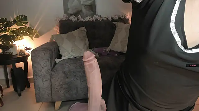 Naughtylittlegirl  online show from December 18, 2025, 7:20 pm