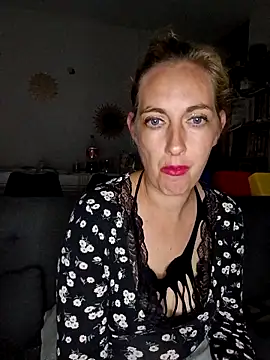 leplaisirdudesir online show from November 13, 2025, 9:14 pm