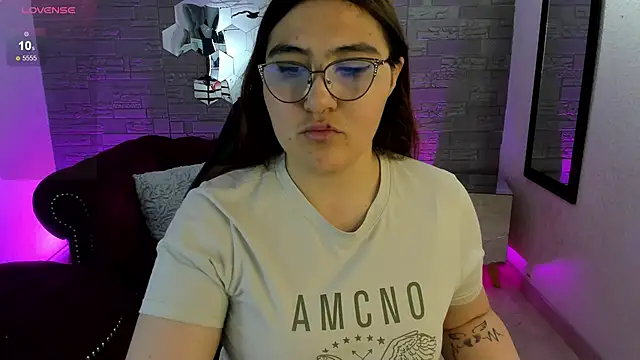 conniejames m online show from November 17, 2025, 12:22 pm