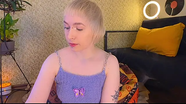 EmmyAmbros online show from March 2, 2025, 9:10 am