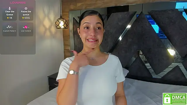 Venus velez  online show from February 8, 2026, 1:14 pm