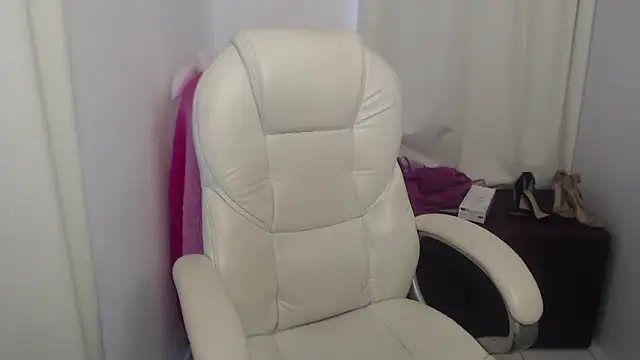 paiper halliwey online show from March 20, 2025, 3:58 pm