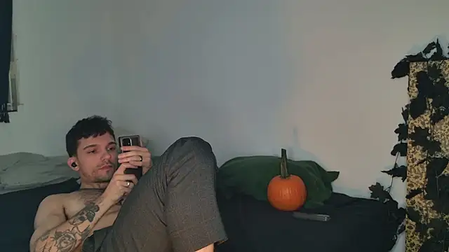 JackDesFeux online show from October 14, 2025, 9:37 pm