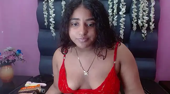 Snapshot of Sofia_Hernandez_ chatting on March 16, 2025, 6:20 am Sofia Hernandez online show from March 16, 2025, 6:20 am