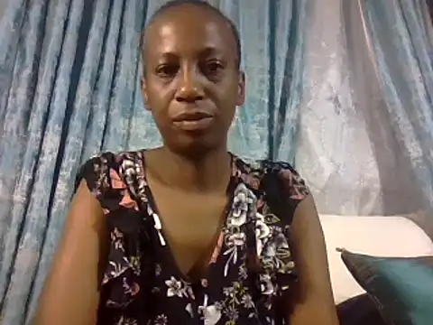 Snapshot of AfricanPrincesss2 chatting on December 3, 2024, 10:07 pm AfricanPrincesss2 online show from December 3, 2024, 10:07 pm